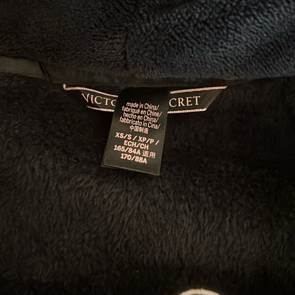 VS robe - Picture 2 of 2